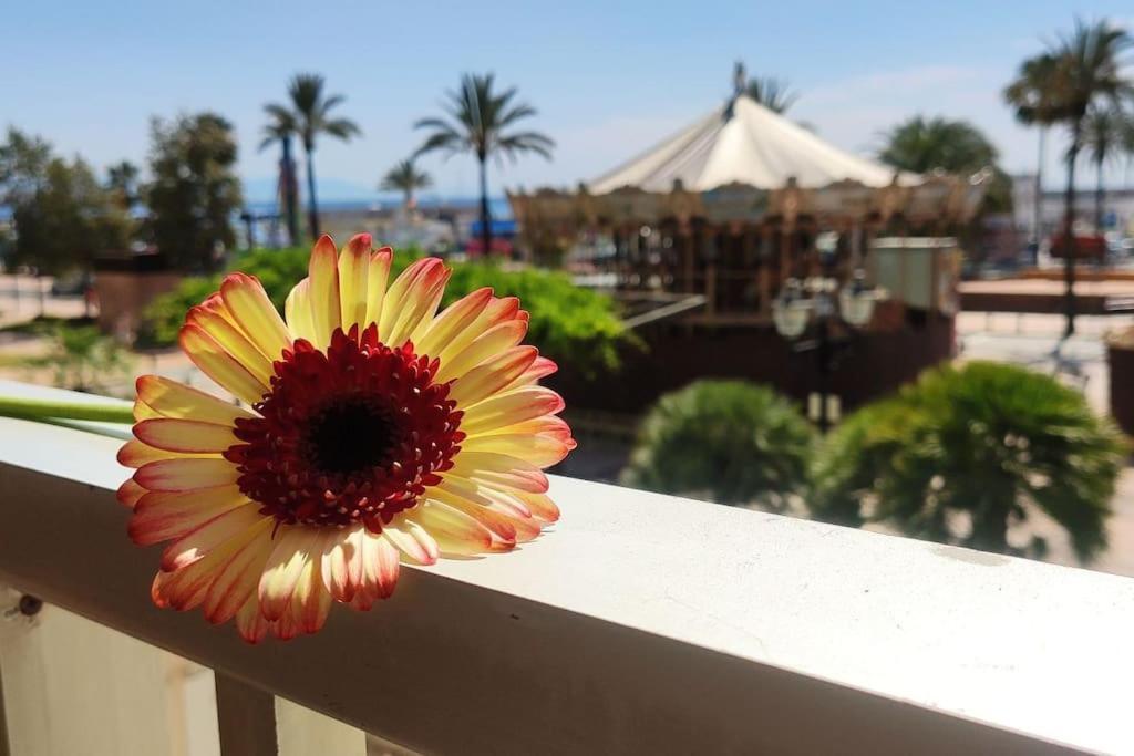 Fantástico apartamento en 1ª línea de playa Fuengirola Exterior foto